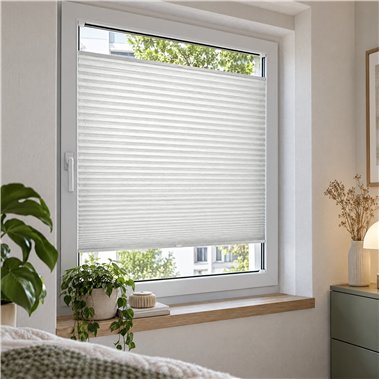 Plissee Novalisse mit Muster nach Maß am Fenster